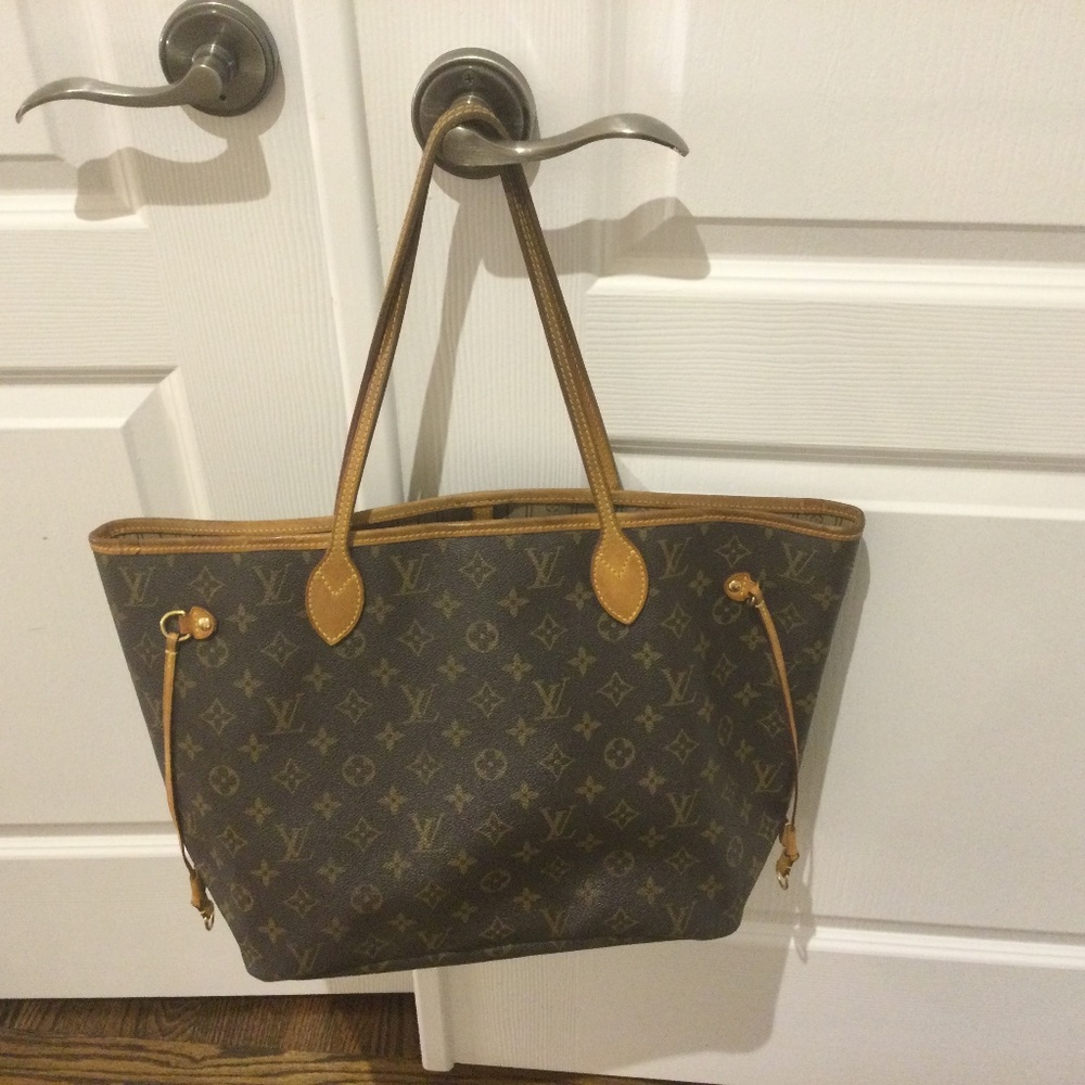 Louis Vuitton never full